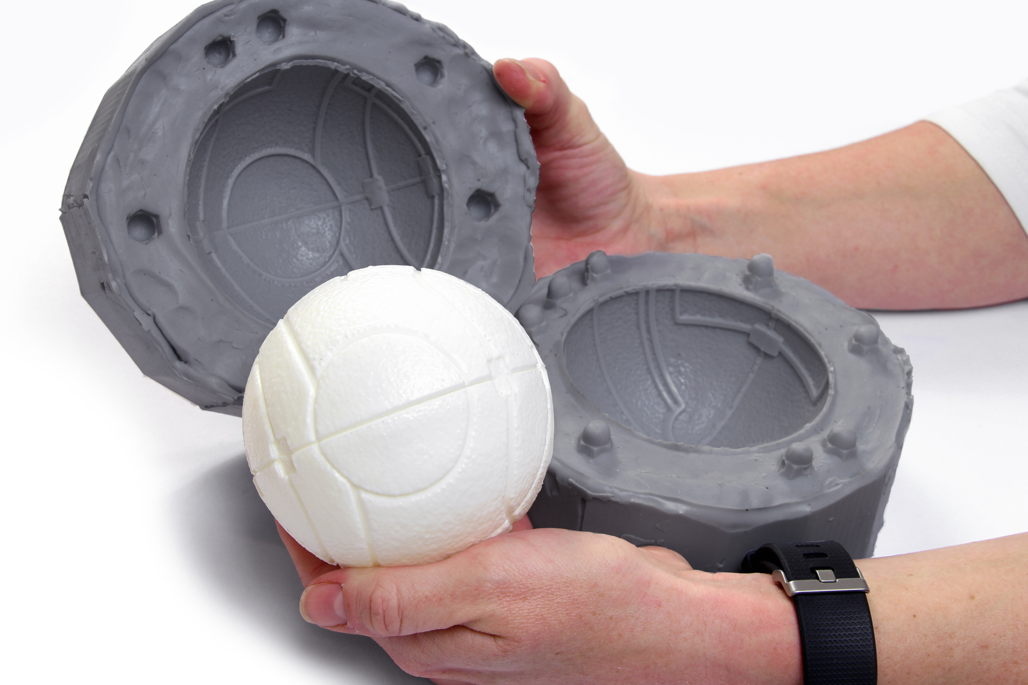 https://media.easycomposites.co.uk/products/XRCSK-rotocast-ball-with-silicone-mould.jpg