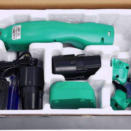 WBT2-C Electric Composites Scissors Box Contents